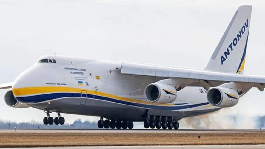 Вибуховий дрон біля українського Ан-124 у Лейпциг-Галле: чому це резонує в Україні