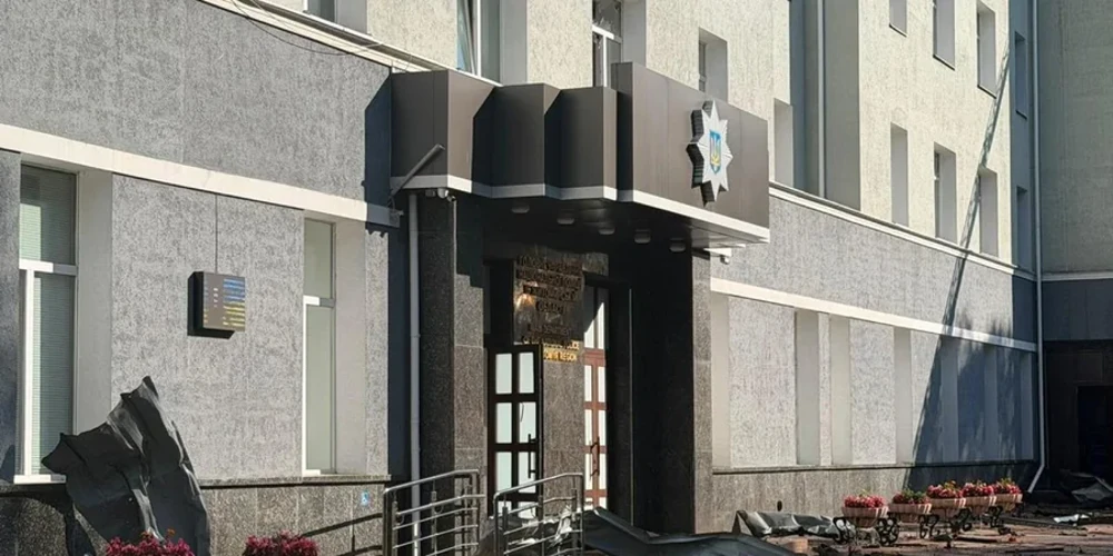 Хроніка удару по ГУНП у Житомирі 19 серпня: від попередження Повітряних сил до наслідків